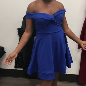 Adorable chic blue dress!!